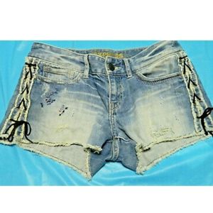 🩳 Express distressed denim shorts 🩳
